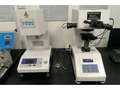 Digital Vickers hardness tester